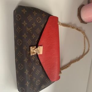 Louis Vuitton purse